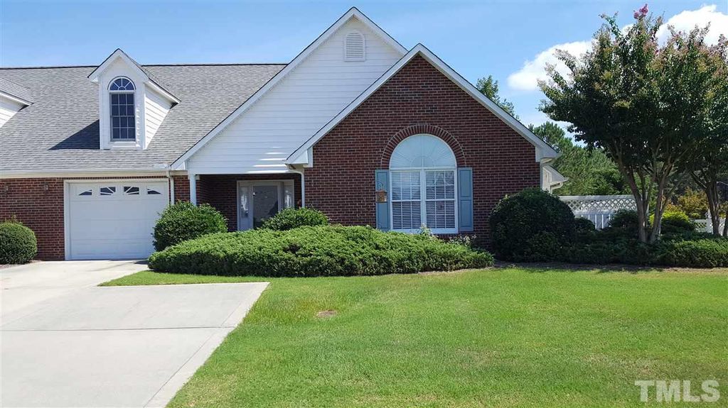 103 Chadbury Dr, Dunn, NC 28334