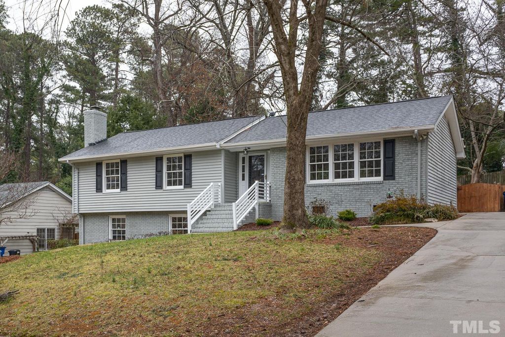 5116 Cedarwood Dr, Raleigh, NC 27609
