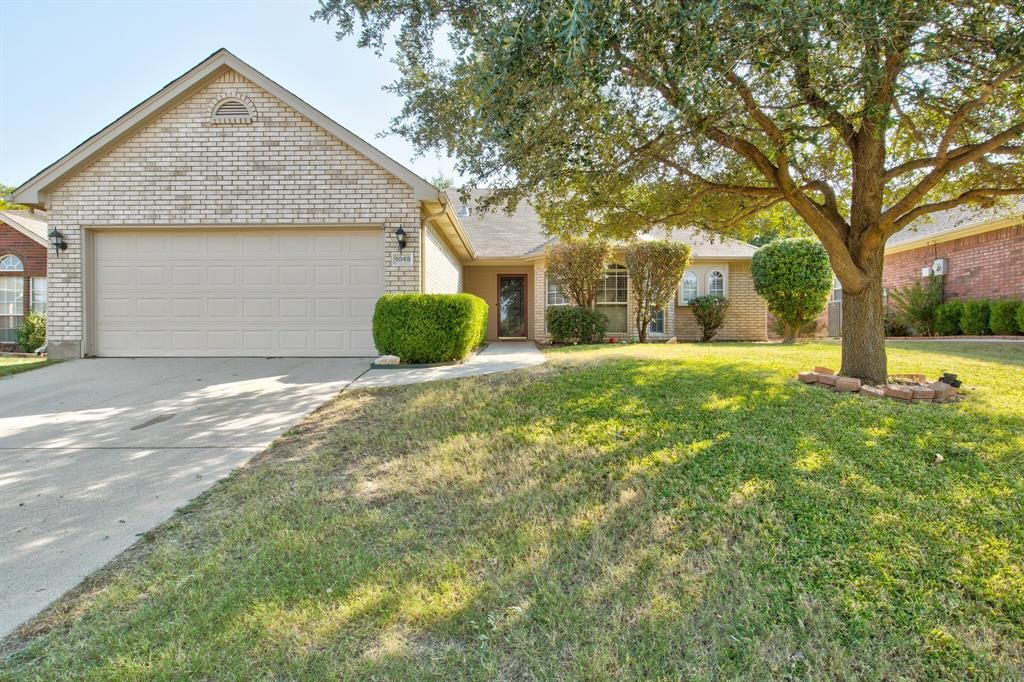 1045 Springwood Dr, Saginaw, TX 76179 Trulia