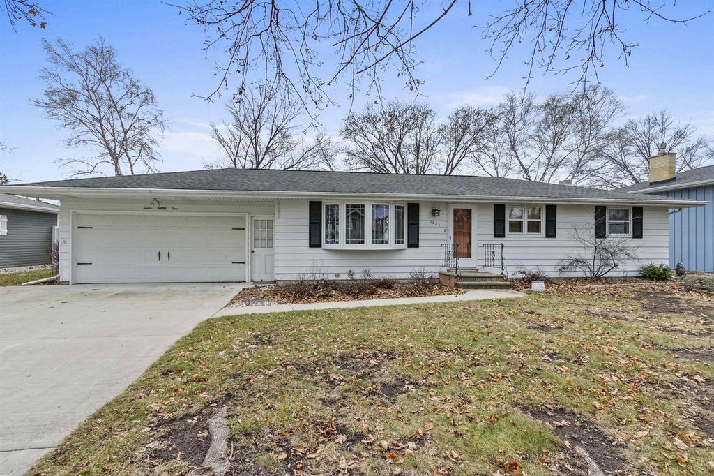 1281 APRIL LANE, Green Bay, WI 54304