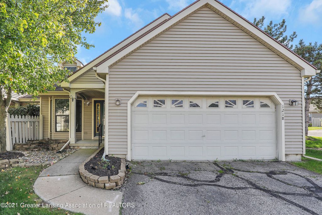 1218 Zimmer Pl, Williamston, MI 48895