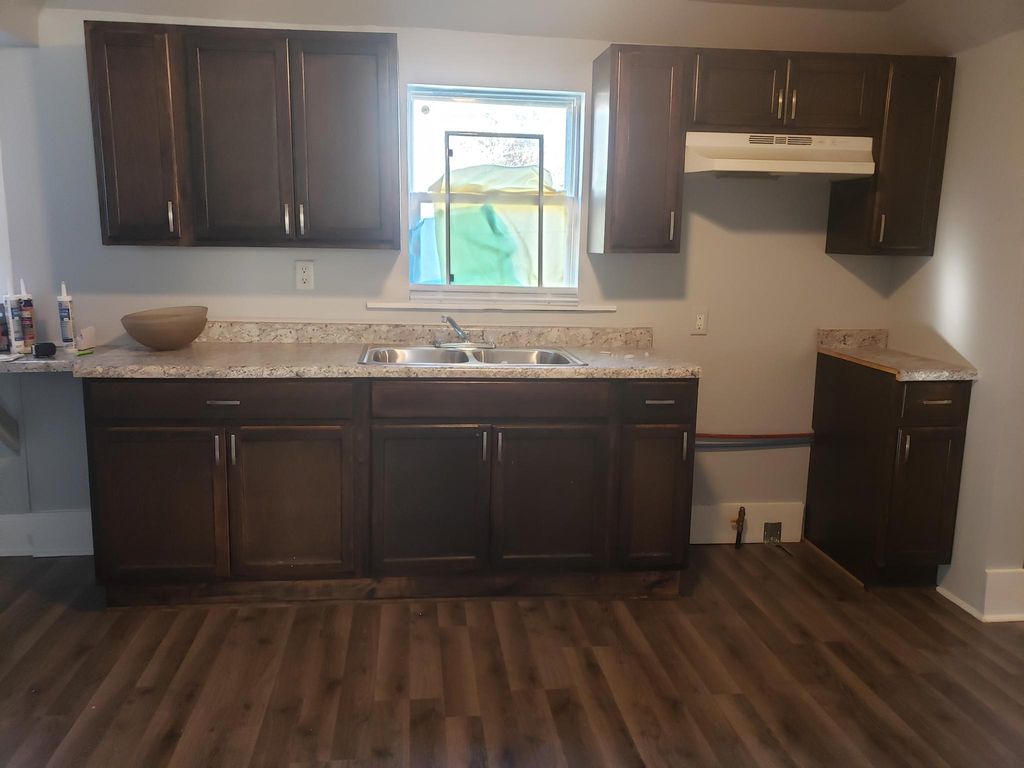 906 W 151st St #1R, East Chicago, IN 46312