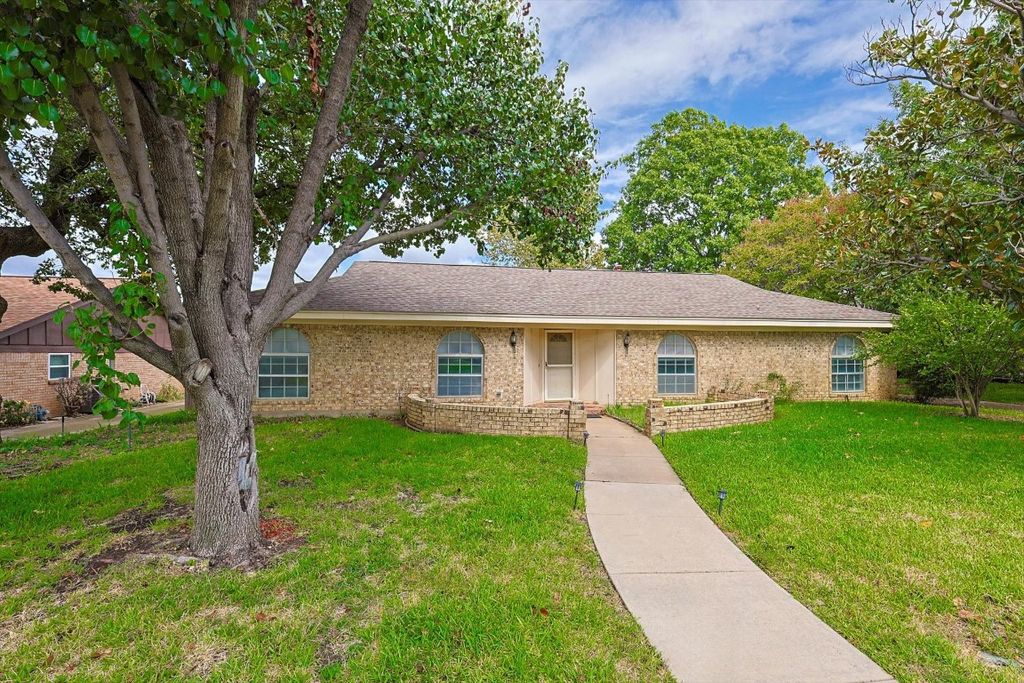 181 Shady Lake Dr, Hurst, TX 76054 Trulia
