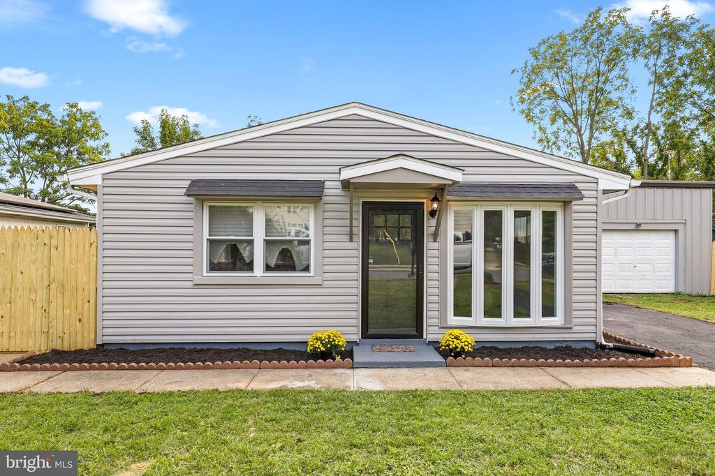 1808 Colmar Rd, Gwynn Oak, MD 21207