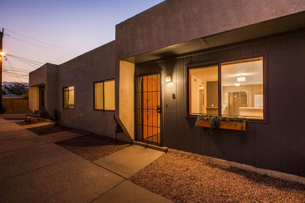 1117 Louisiana Blvd SE, Albuquerque, NM 87108