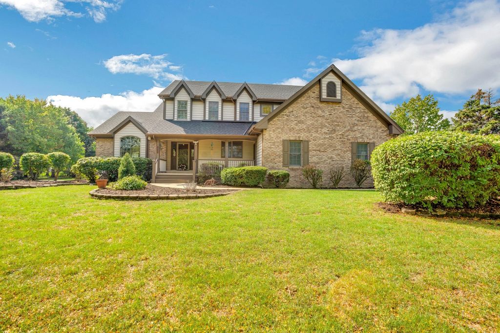 10542 Royal Porthcawl Dr, Naperville, IL 60564