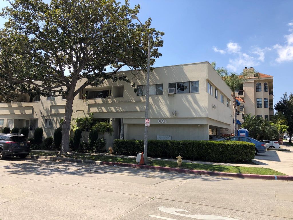 801 S Sherbourne Dr 6, Los Angeles, CA 1 Bed, 1 Bath