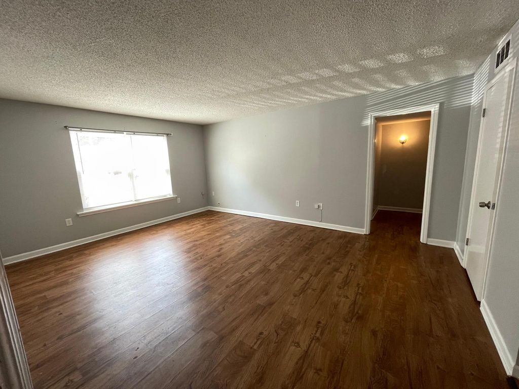 925 Cleveland St #153, Greenville, SC 29601