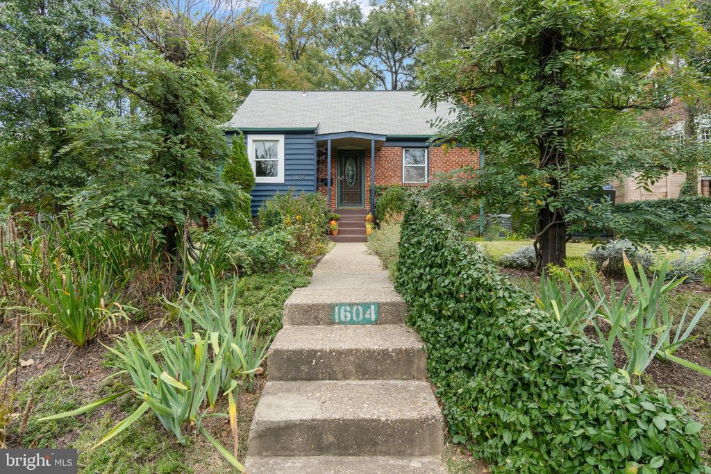 1604 Drexel St, Takoma Park, MD 20912