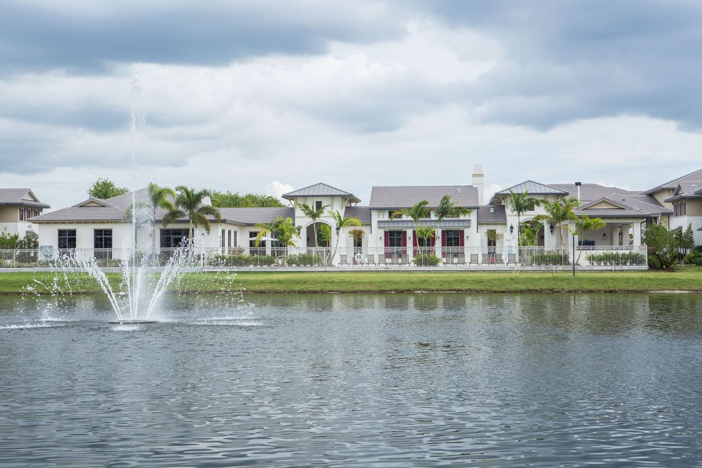4901 Shalimar Ln, Davie, FL 33328
