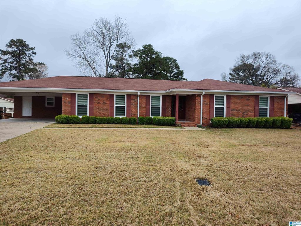 2312 Valley Ln, Sylacauga, AL 35150