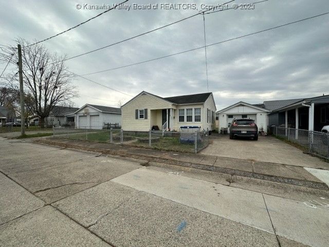 1807 Payne Ave, Dunbar, WV 25064