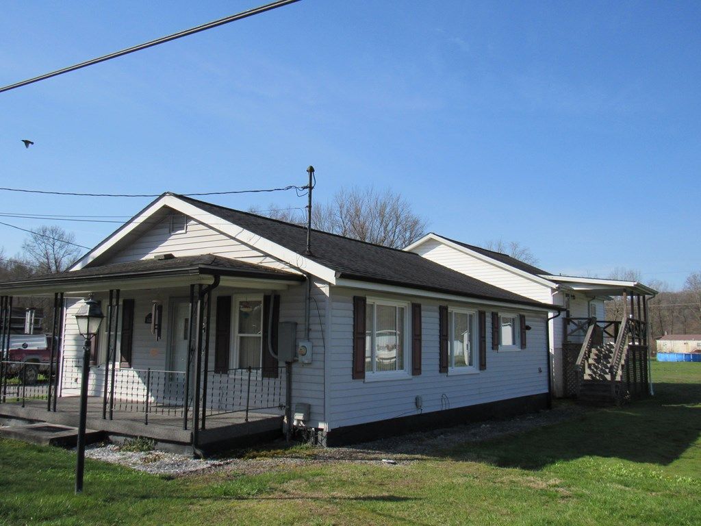 122 1st St, Glen Daniel, WV 2 Bed, 1 Bath SingleFamily Home 11