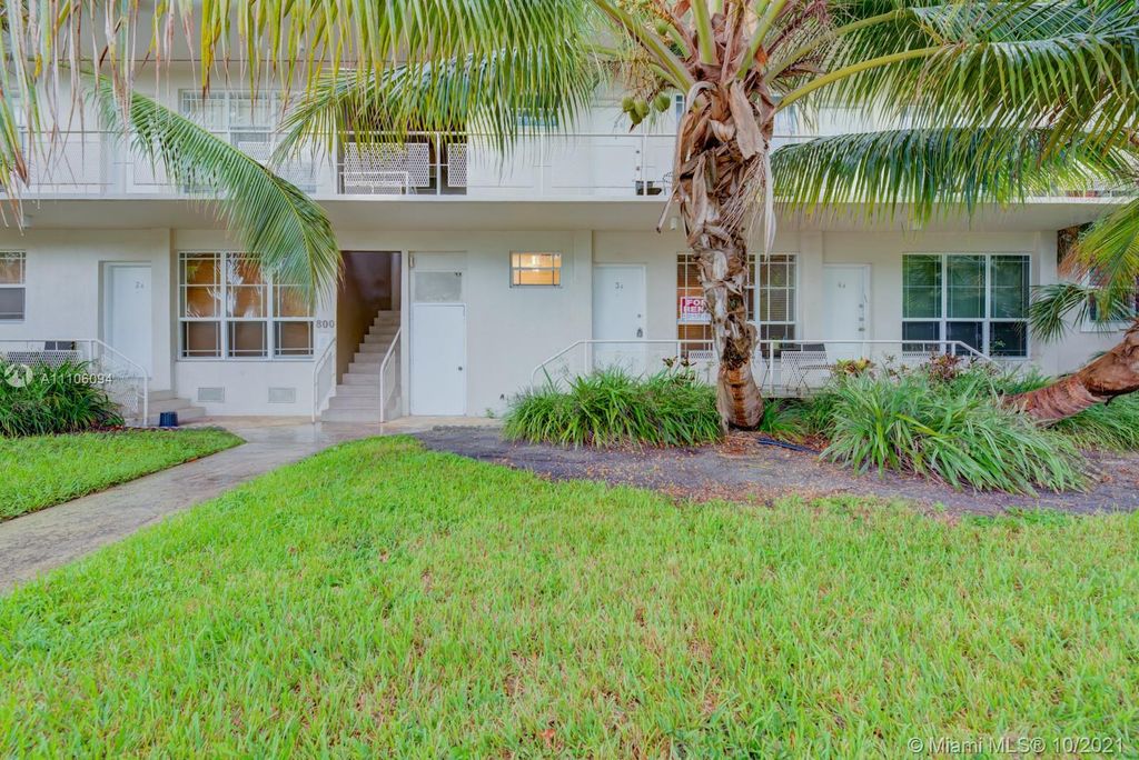 800 W 42nd St #3A, Miami Beach, FL 33140