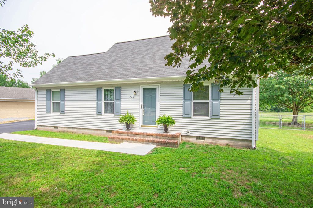 717 Gladstone Cir, Salisbury, MD 21804