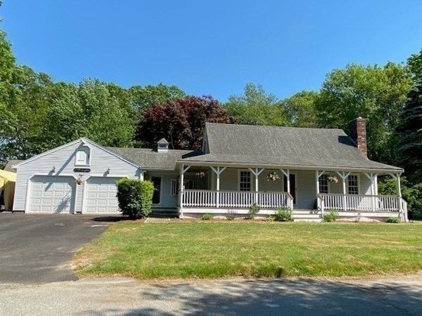 44 Trotters Ln, Barnstable, MA 02630