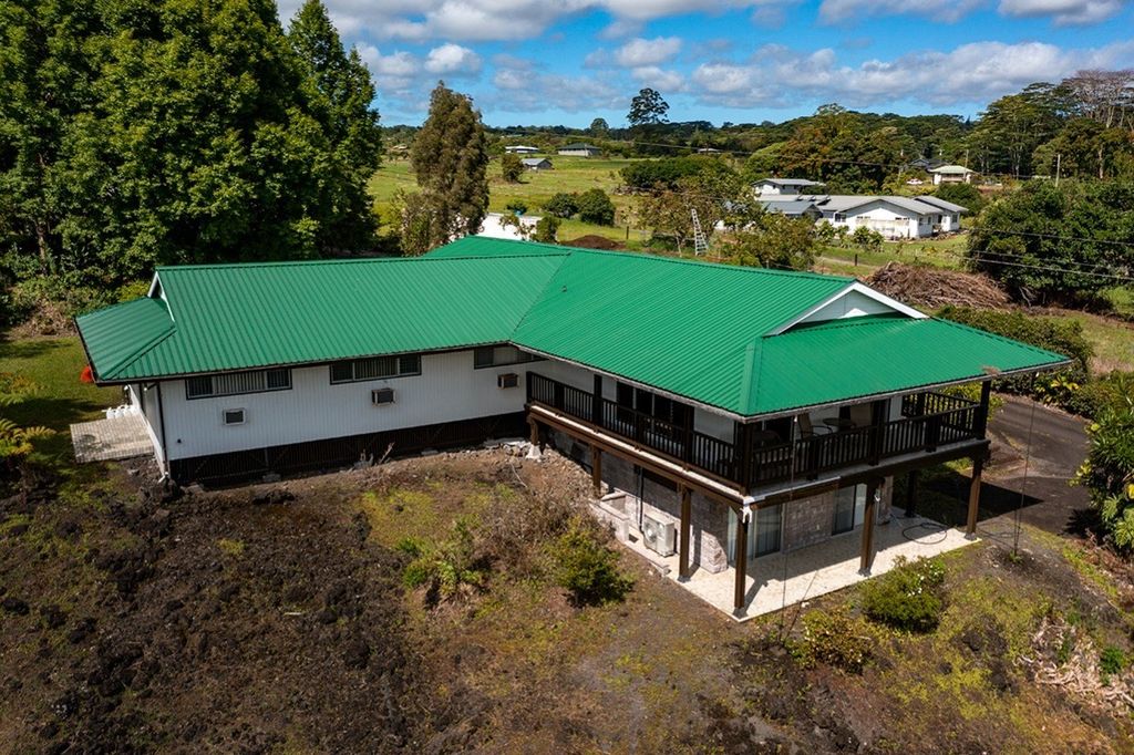 111 Hoaka Rd, Hilo, HI 96720