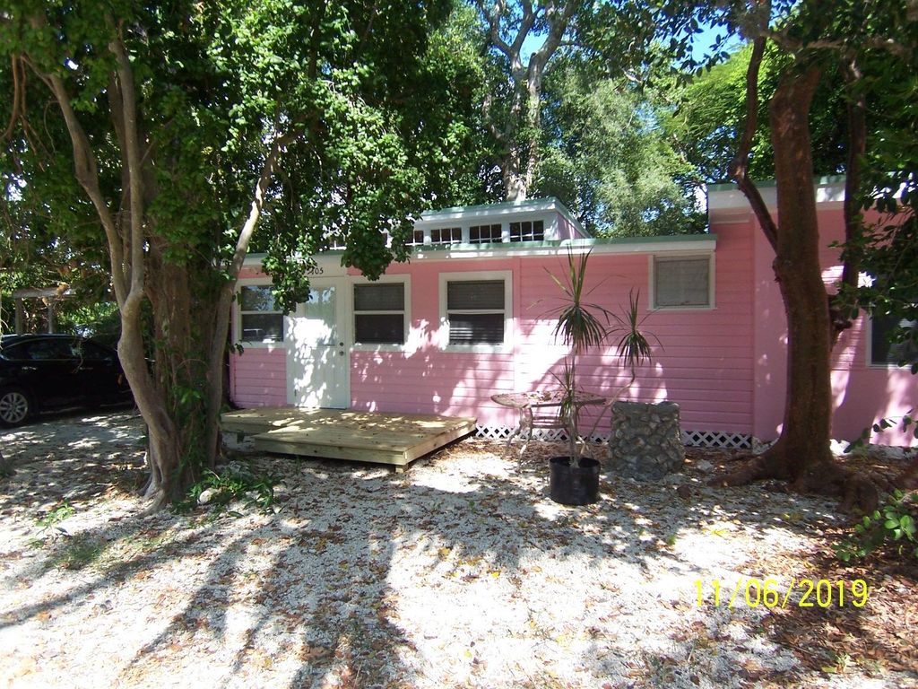 105 Tree Ln, Tavernier, FL 33070