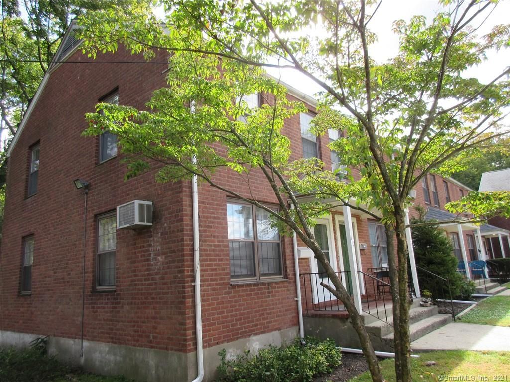 40 Nob Hill Cir #40, Bridgeport, CT 06610