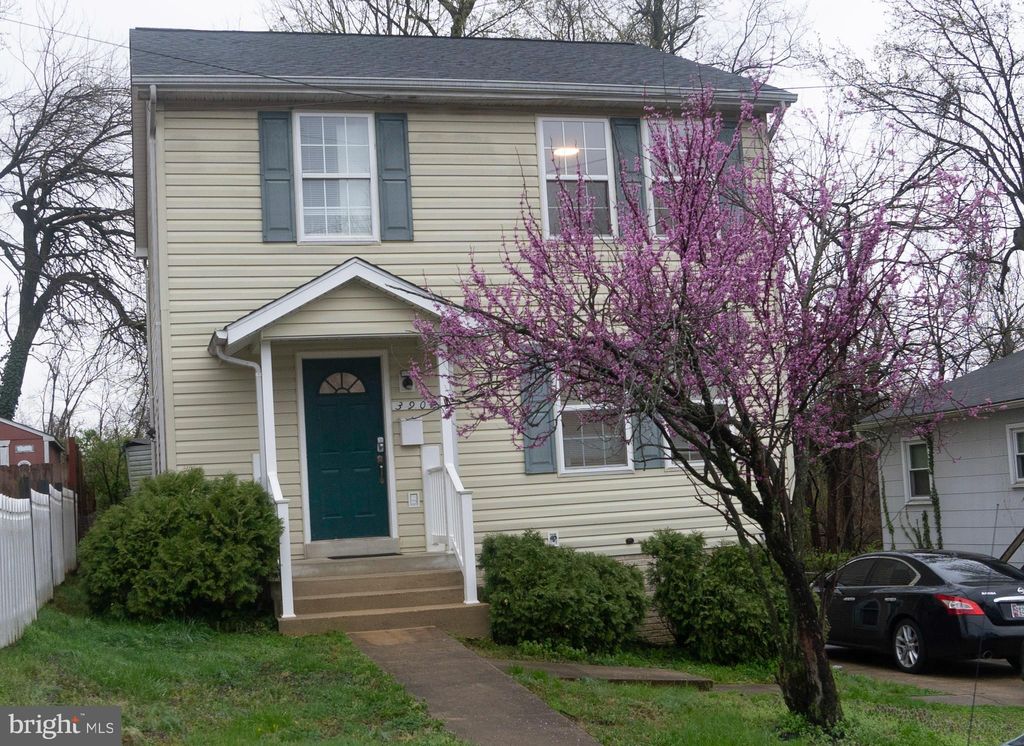 3901 Lawrence St, Brentwood, MD 20722