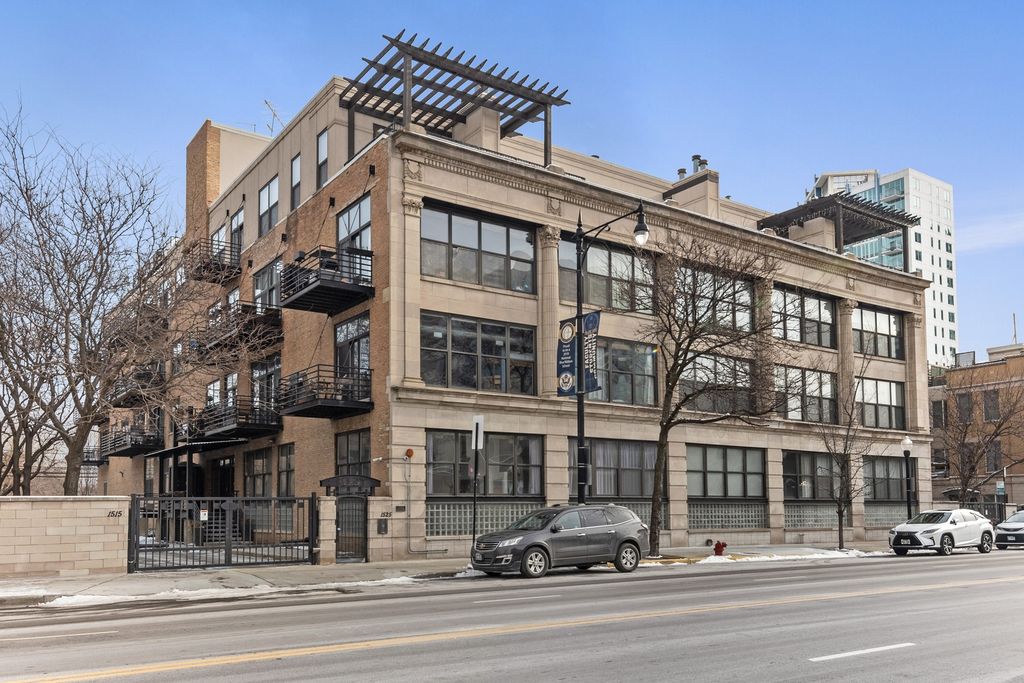 1525 S Michigan Ave #306, Chicago, IL 60605