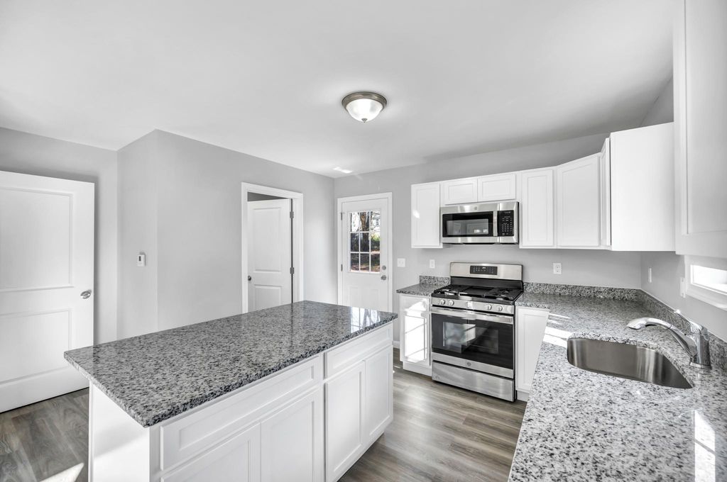 94 Benson St 2 New Britain CT 06051 Trulia