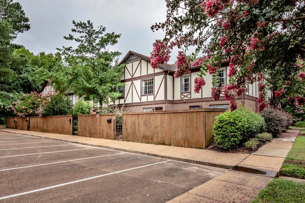 220 Elm St #14, Oxford, MS 38655