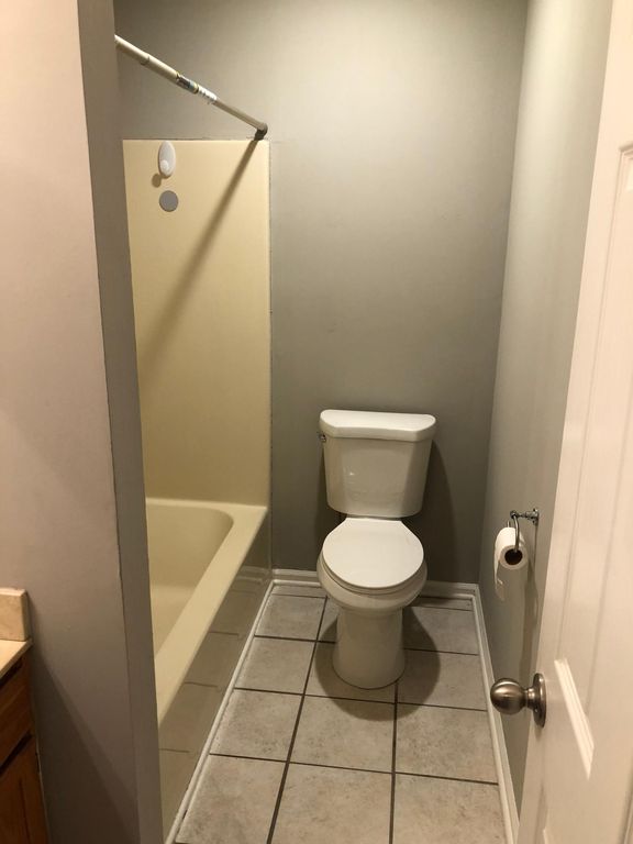 110 Creekwood Ave #A, Bowling Green, KY 42101