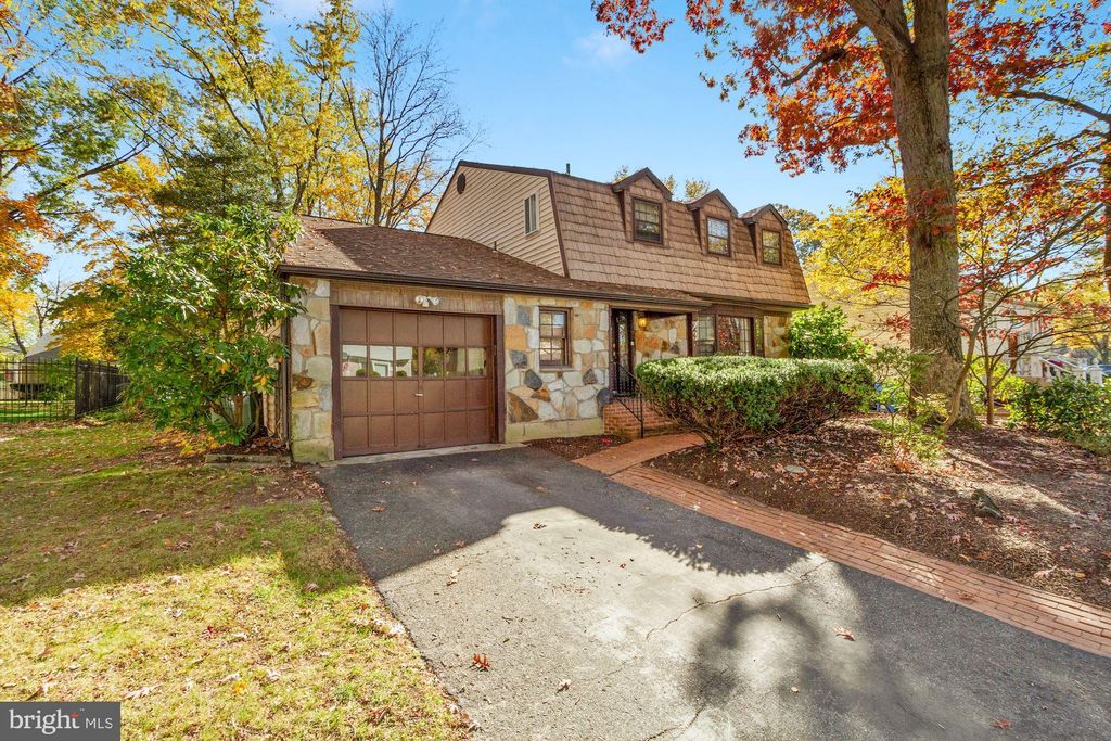 23 Karen Dr, Cherry Hill, NJ 08003