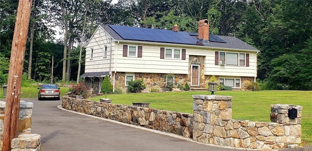 44 Cali Dr, Shelton, CT 06484