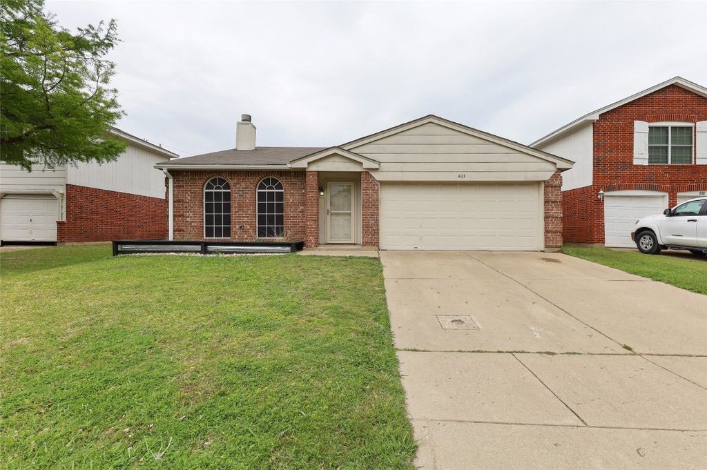 403 Hollyberry Dr, Mansfield, TX 76063