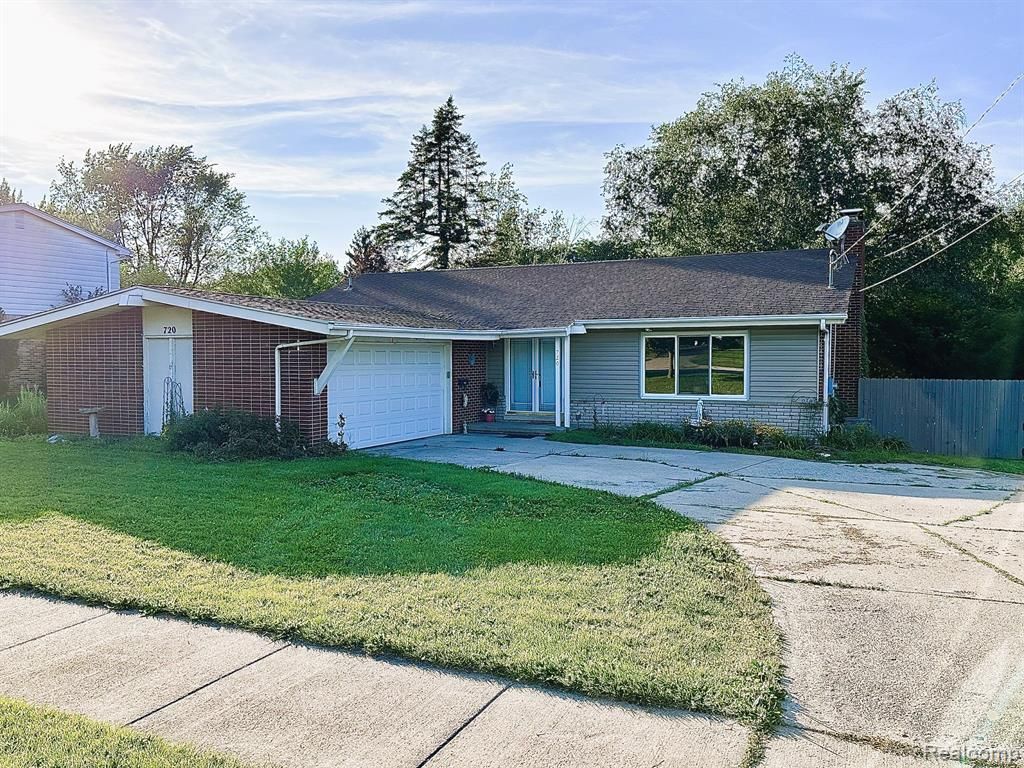 720 E Grand Blanc Rd, Grand Blanc, MI 48439 Trulia