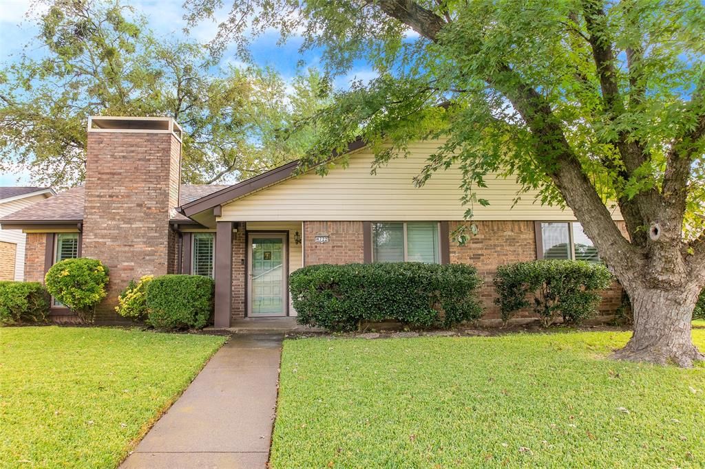 4722 Oakwood Dr, Garland, TX 75043