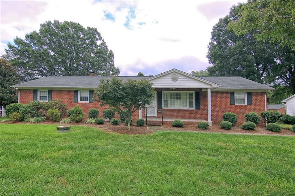 1241 Union Cross Rd, Kernersville, NC 27284