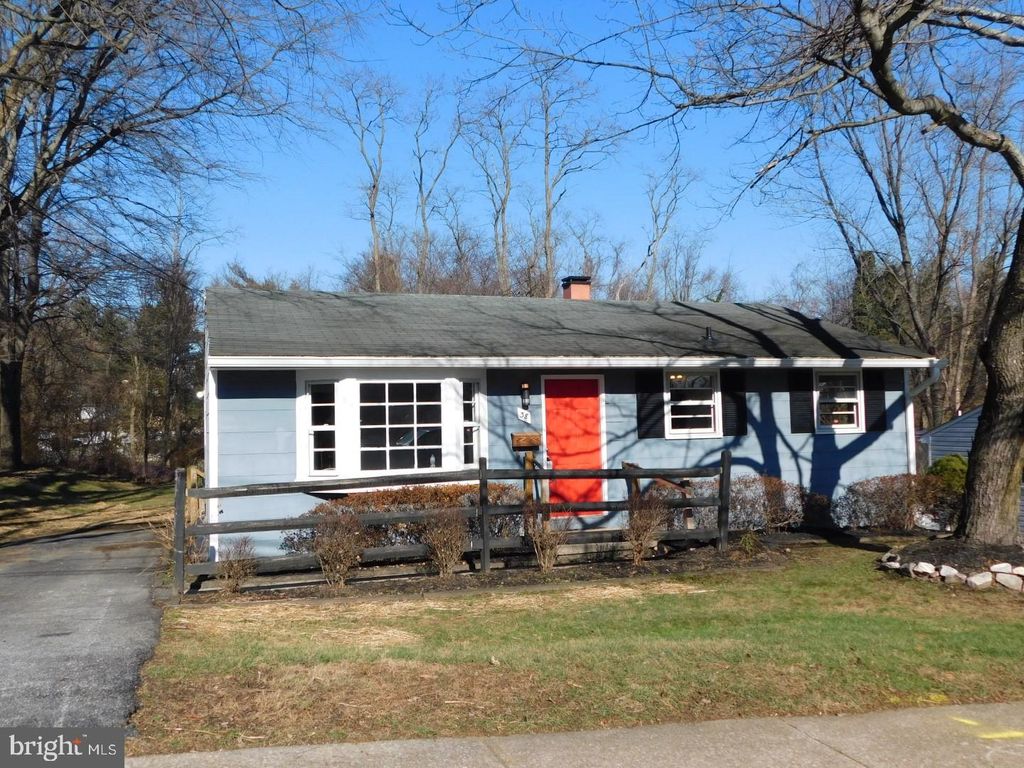 38 S Ritters Ln, Owings Mills, MD 21117