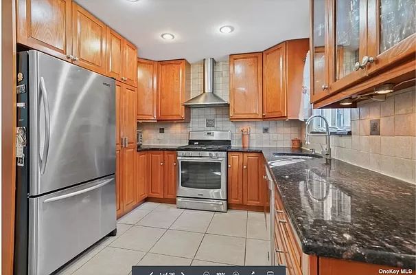 7134 Cooper Ave, Glendale, NY 11385