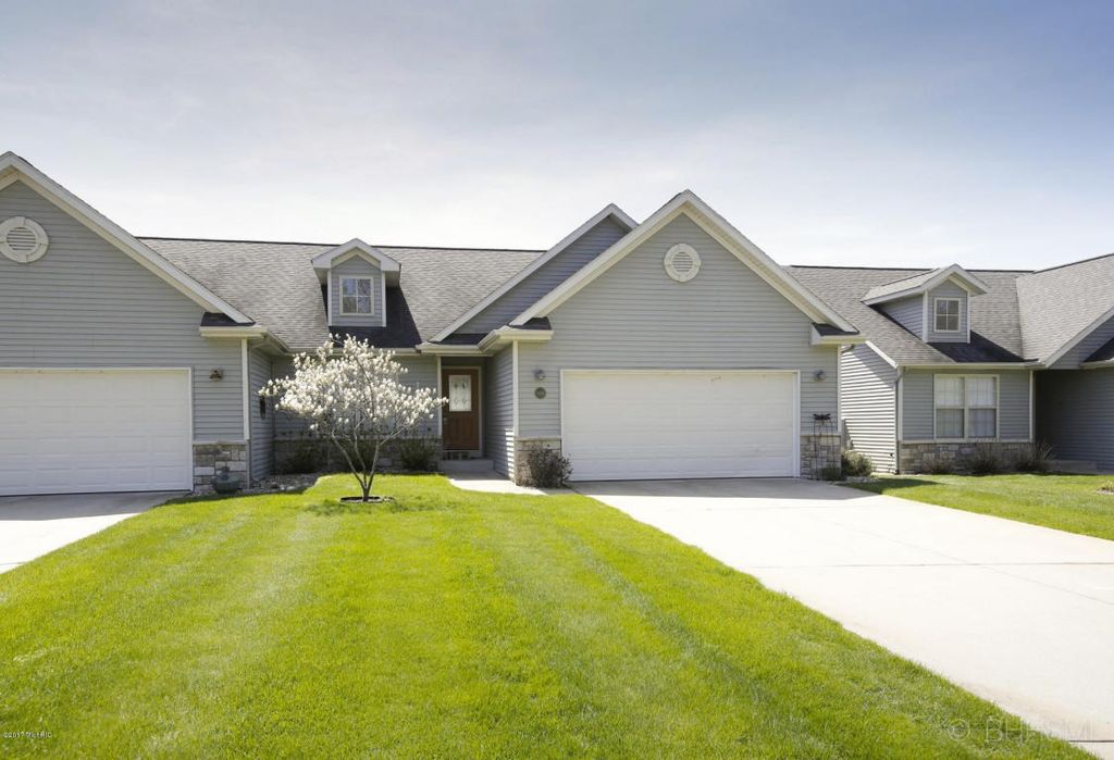 8930 Macywood Ln, Richland, MI 3 Bed, 3 Bath Condo 24 Photos Trulia