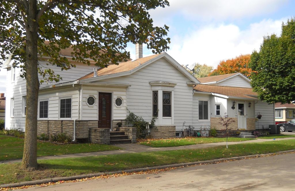 221 S Hooker Ave, Three Rivers, MI 49093 Trulia