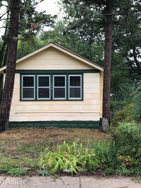 746 Wesley Ave, Muskegon, MI 49442 | Trulia