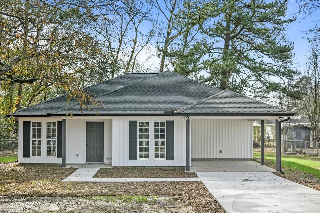 908 Laird St, Picayune, MS 39466