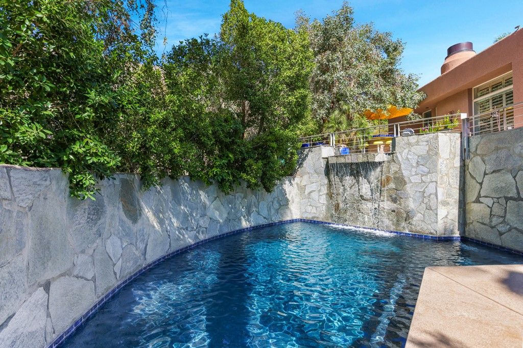 320 W El Camino Way, Palm Springs, CA 92264