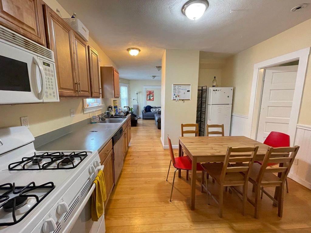 41 Whitfield Rd #2A, Somerville, MA 02144