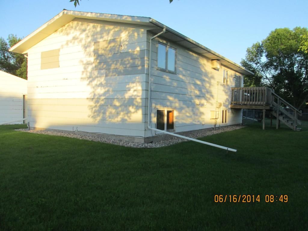 4819 4th Ave N, Grand Forks, ND 58203