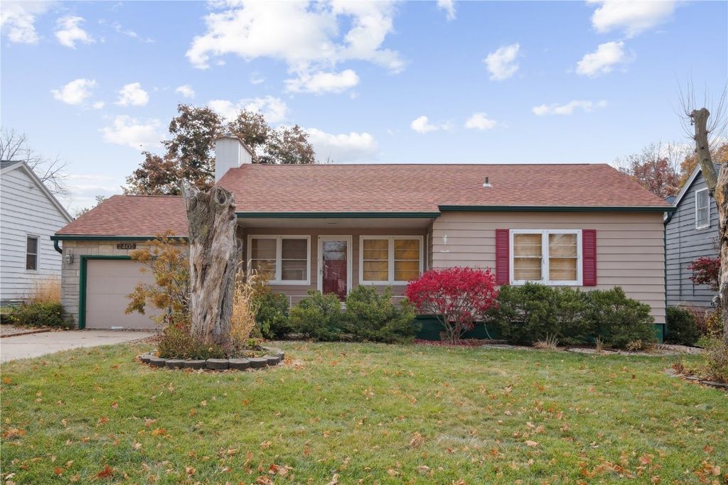 2405 12th Ave SE, Cedar Rapids, IA 52403