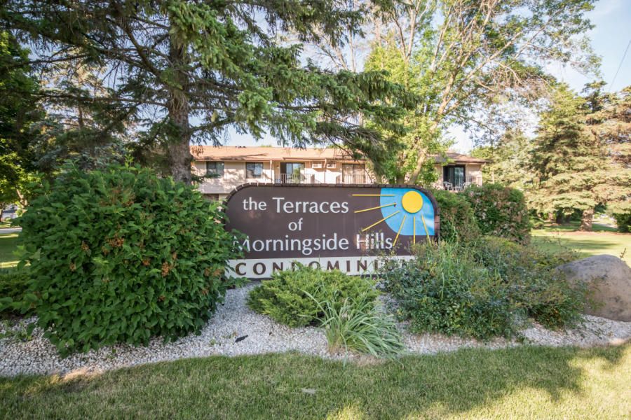 308 Sheffield Rd, Waukesha, WI 53186