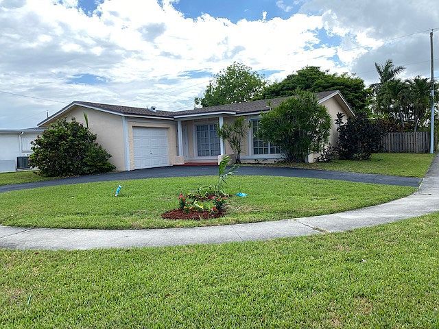 2551 NW 93rd Ln, Sunrise, FL 33322