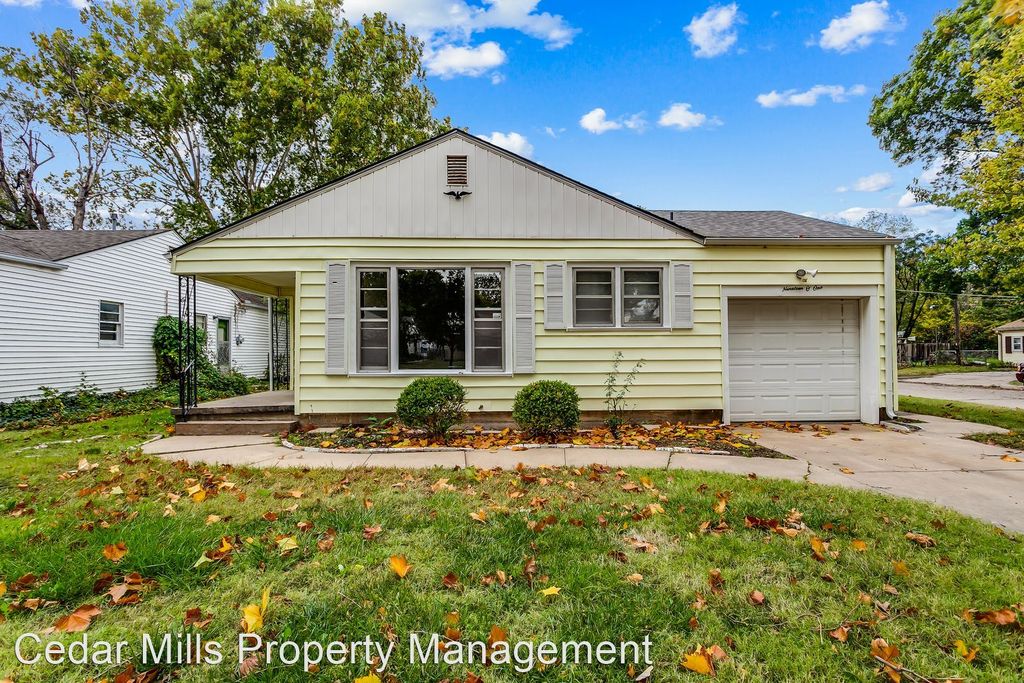 1901 S Volutsia Ave, Wichita, KS 67211