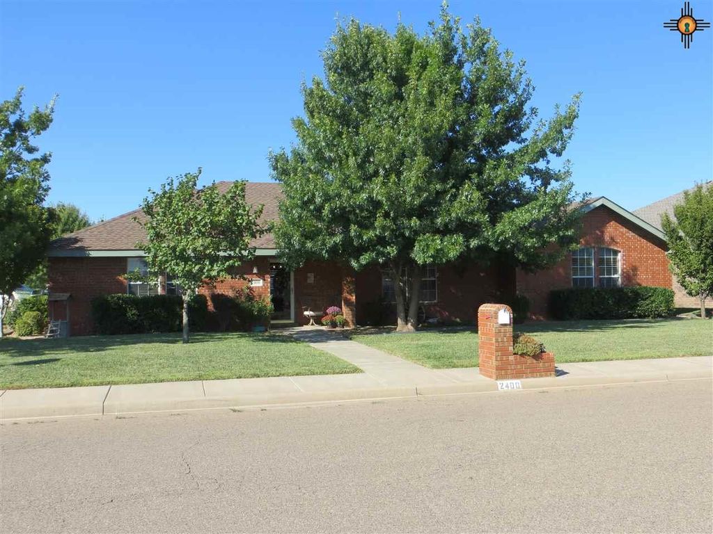 2400 Northglen Dr, Clovis, NM 88101