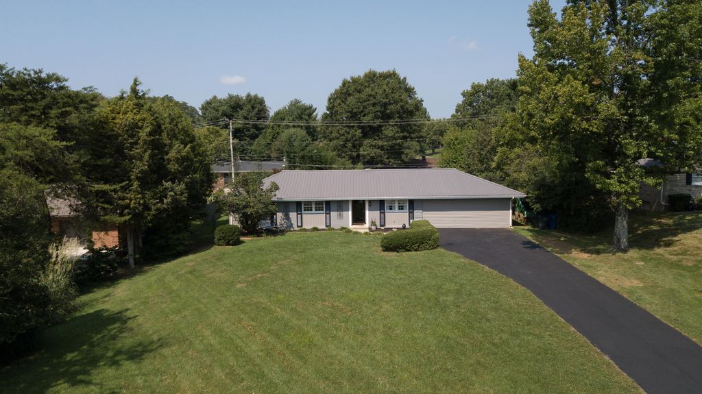 2937 Southview Dr, Lexington, KY 40503