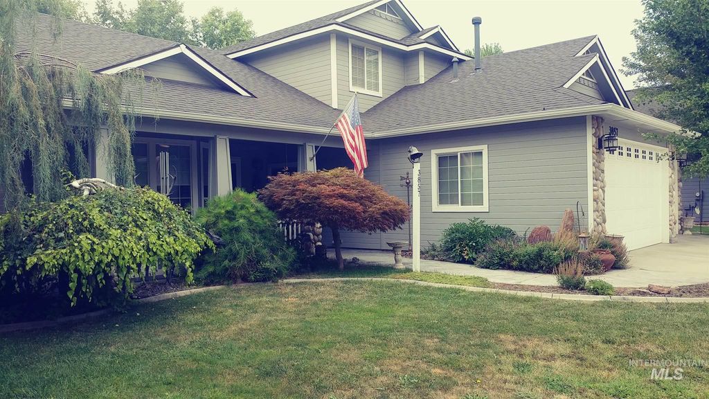 3857 N Rhodes Ave, Meridian, ID 83646
